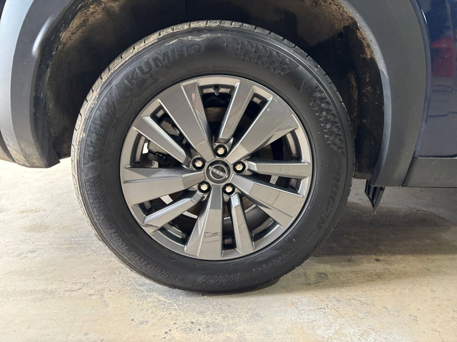 Used 2025 Nissan Pathfinder SV image 33