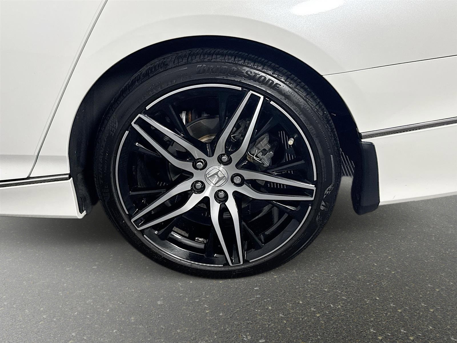 Used 2021 Honda Accord Touring image 32