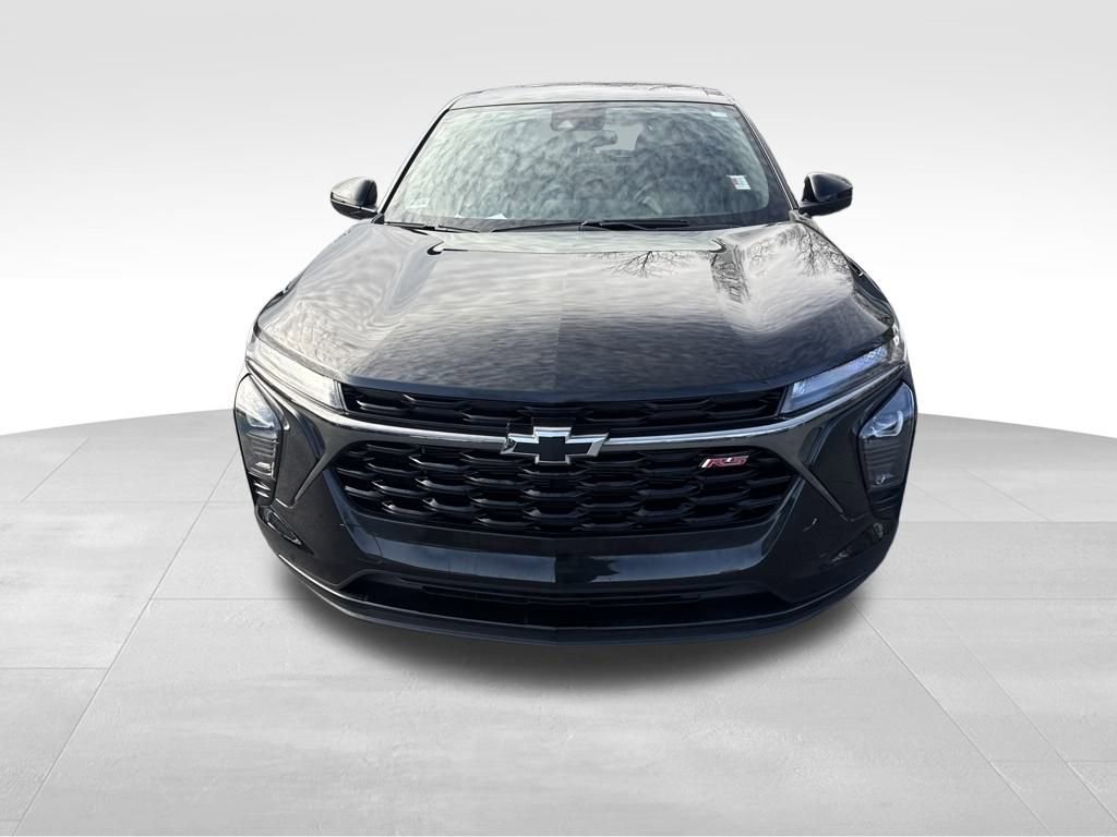 Used 2025 Chevrolet Trax RS w/ Driver Confidence Package image 8