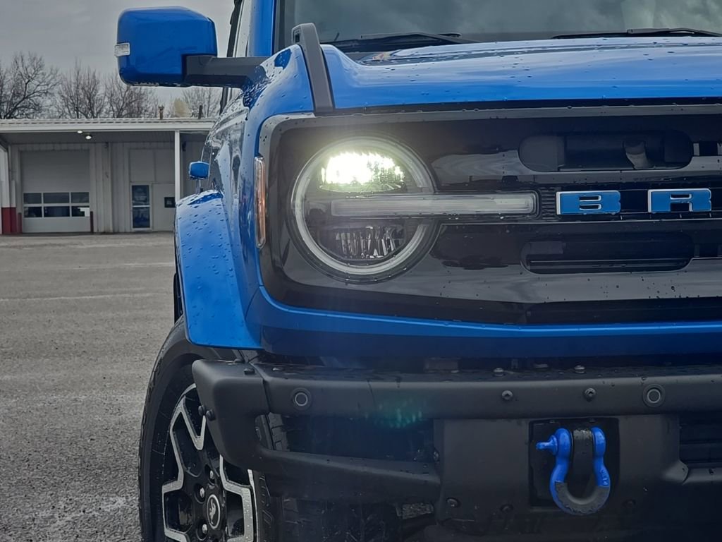 Used 2022 Ford Bronco Outer Banks AWD/4WD image 9