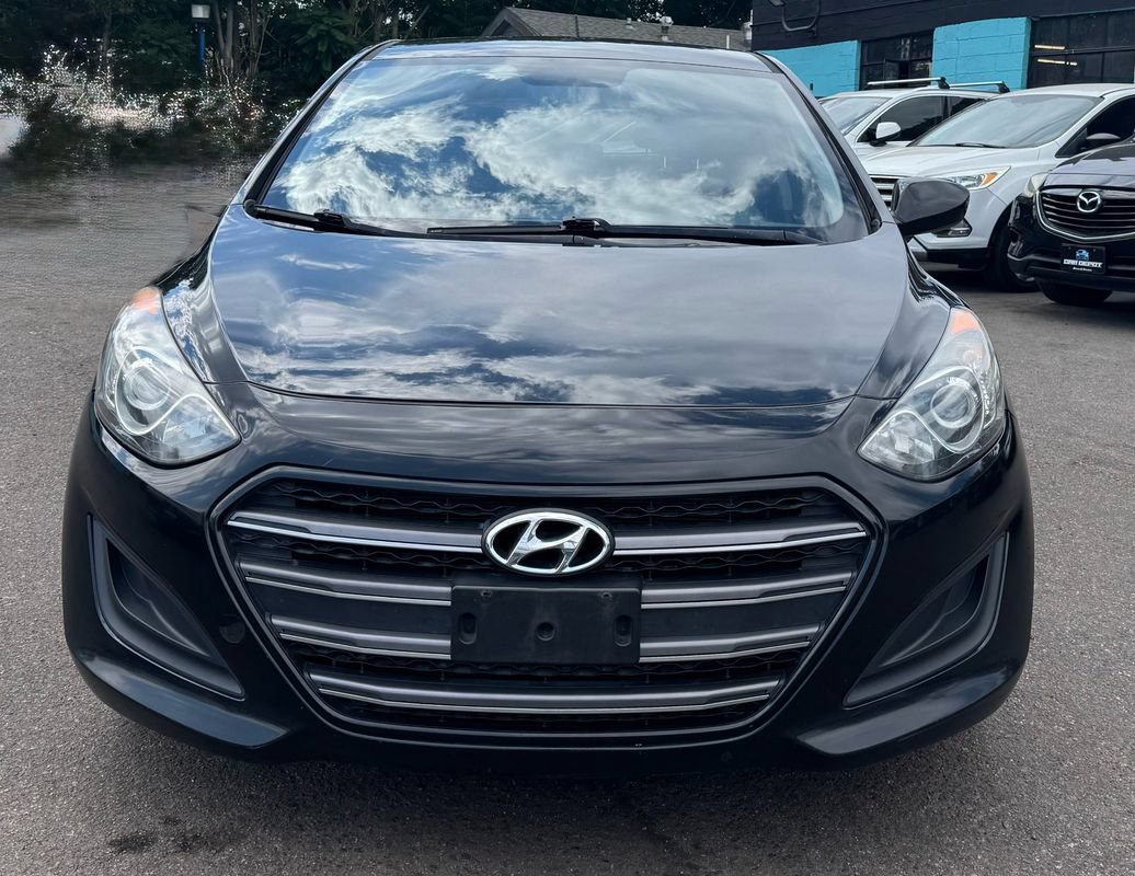 Used 2017 Hyundai Elantra GT FWD image 8