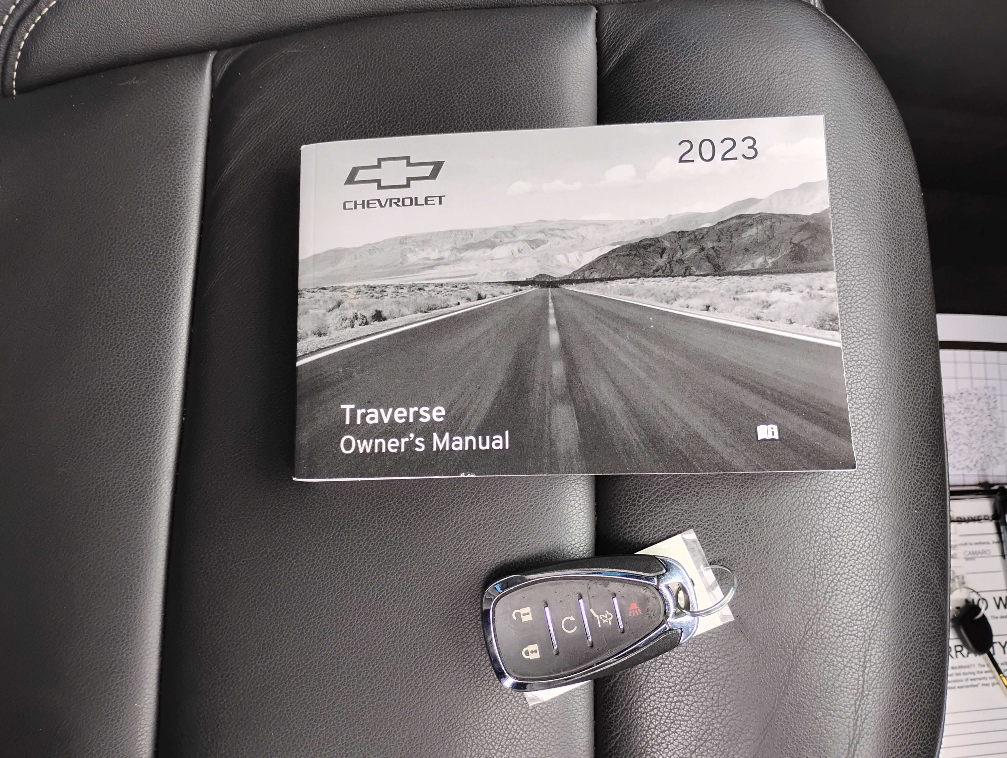 Used 2023 Chevrolet Traverse LT w/ LPO, Floor Liner Package AWD/4WD image 38