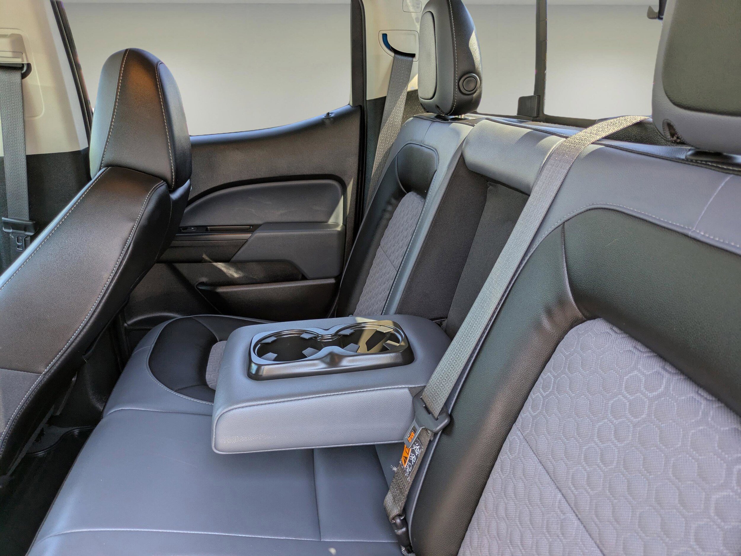 Used 2022 Chevrolet Colorado Z71 w/ Safety Package image 11