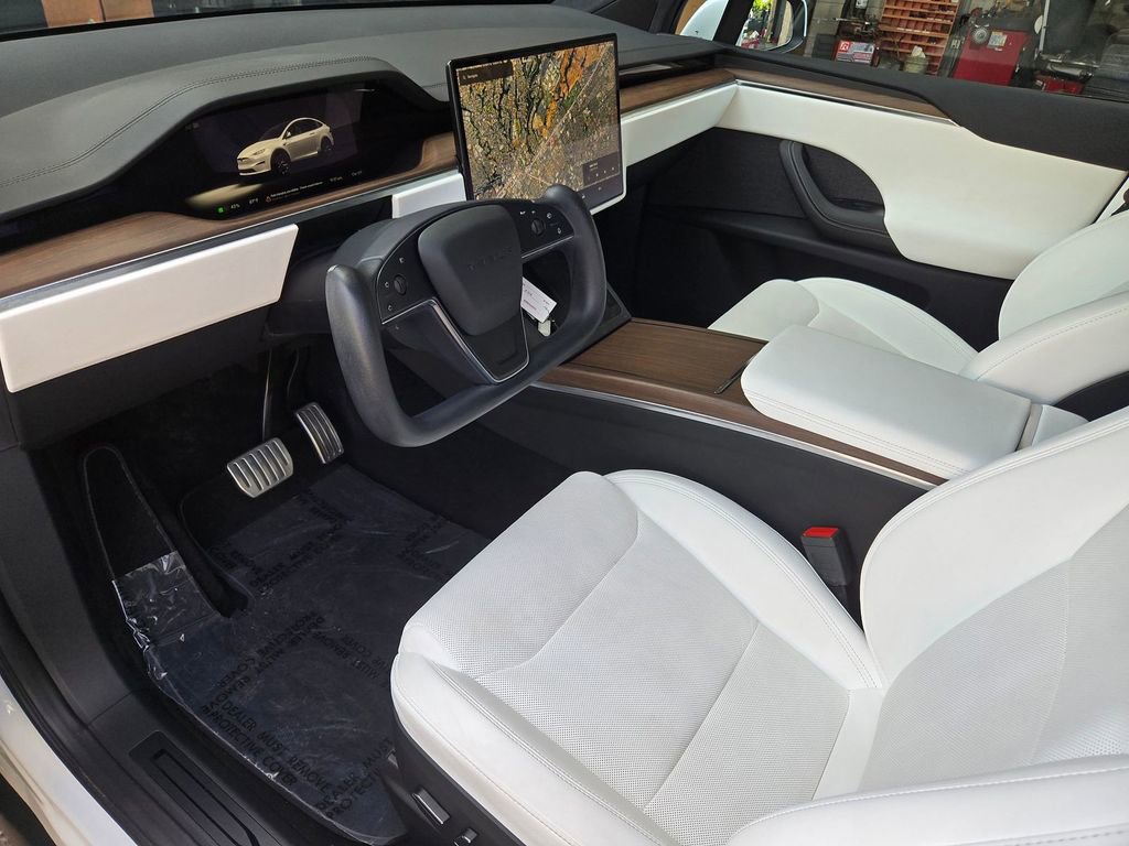 Used 2023 Tesla Model X image 9