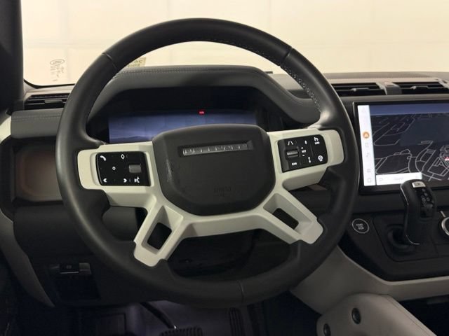 Used 2025 Land Rover Defender 110 X-Dynamic SE AWD/4WD image 27