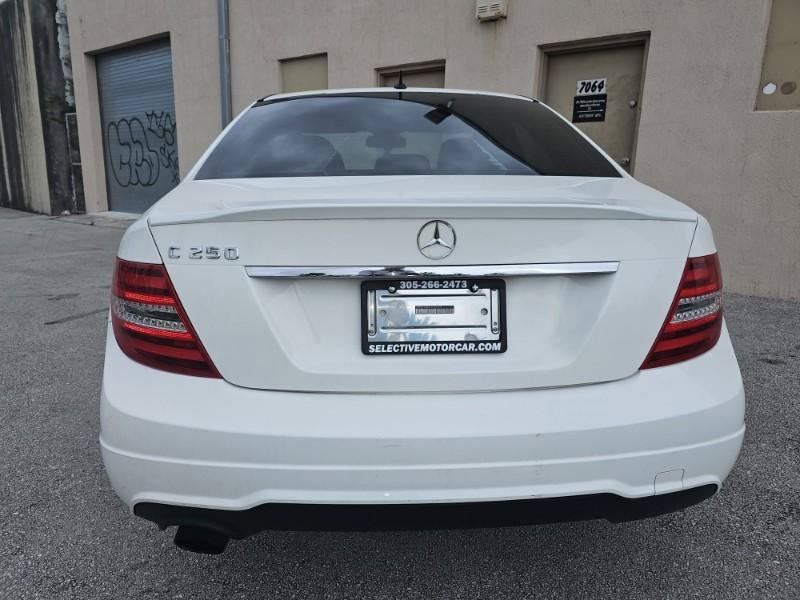 Used 2014 Mercedes-Benz C 250 Sedan image 16