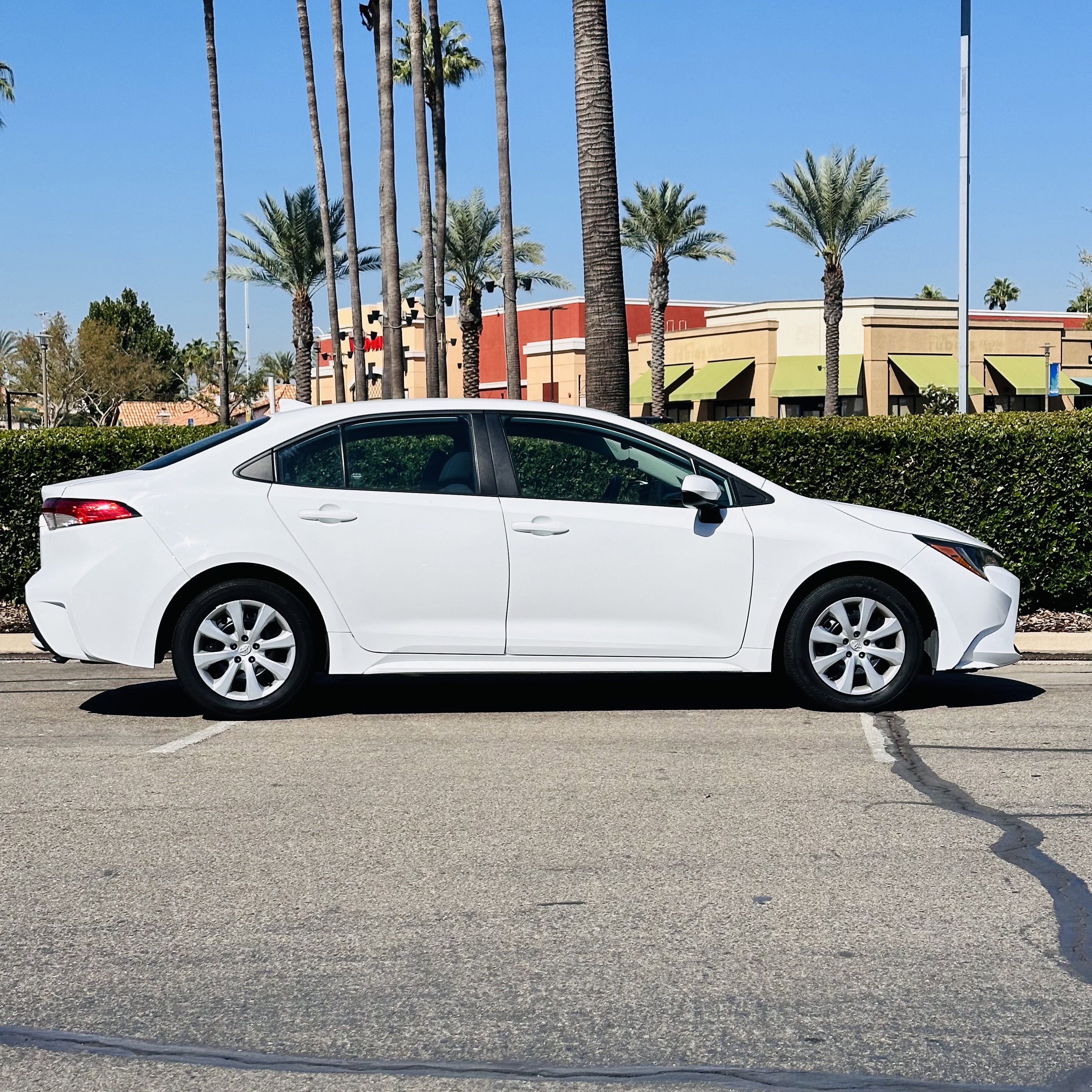 Used 2022 Toyota Corolla LE image 9