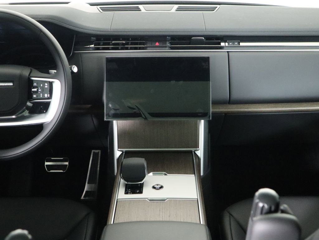 New 2025 Land Rover Range Rover Long Wheelbase SE image 15