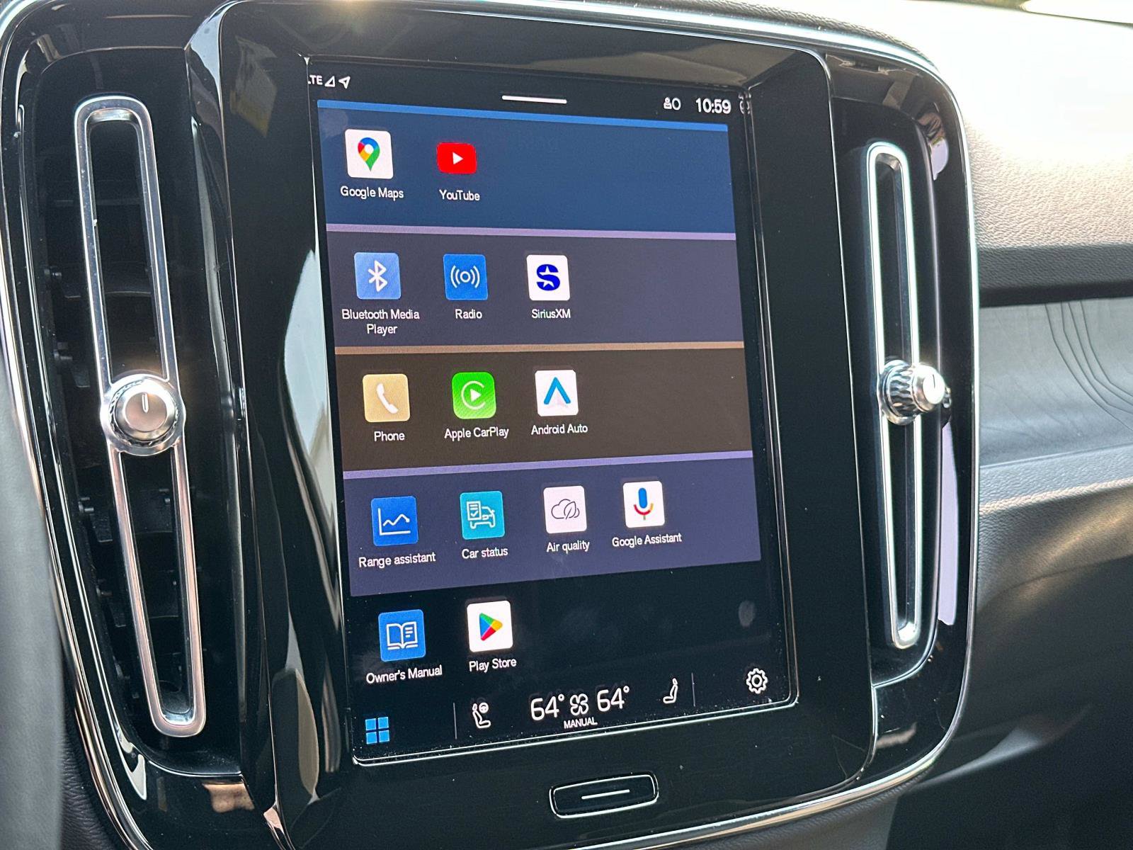 Certified 2023 Volvo XC40 Recharge Ultimate image 11