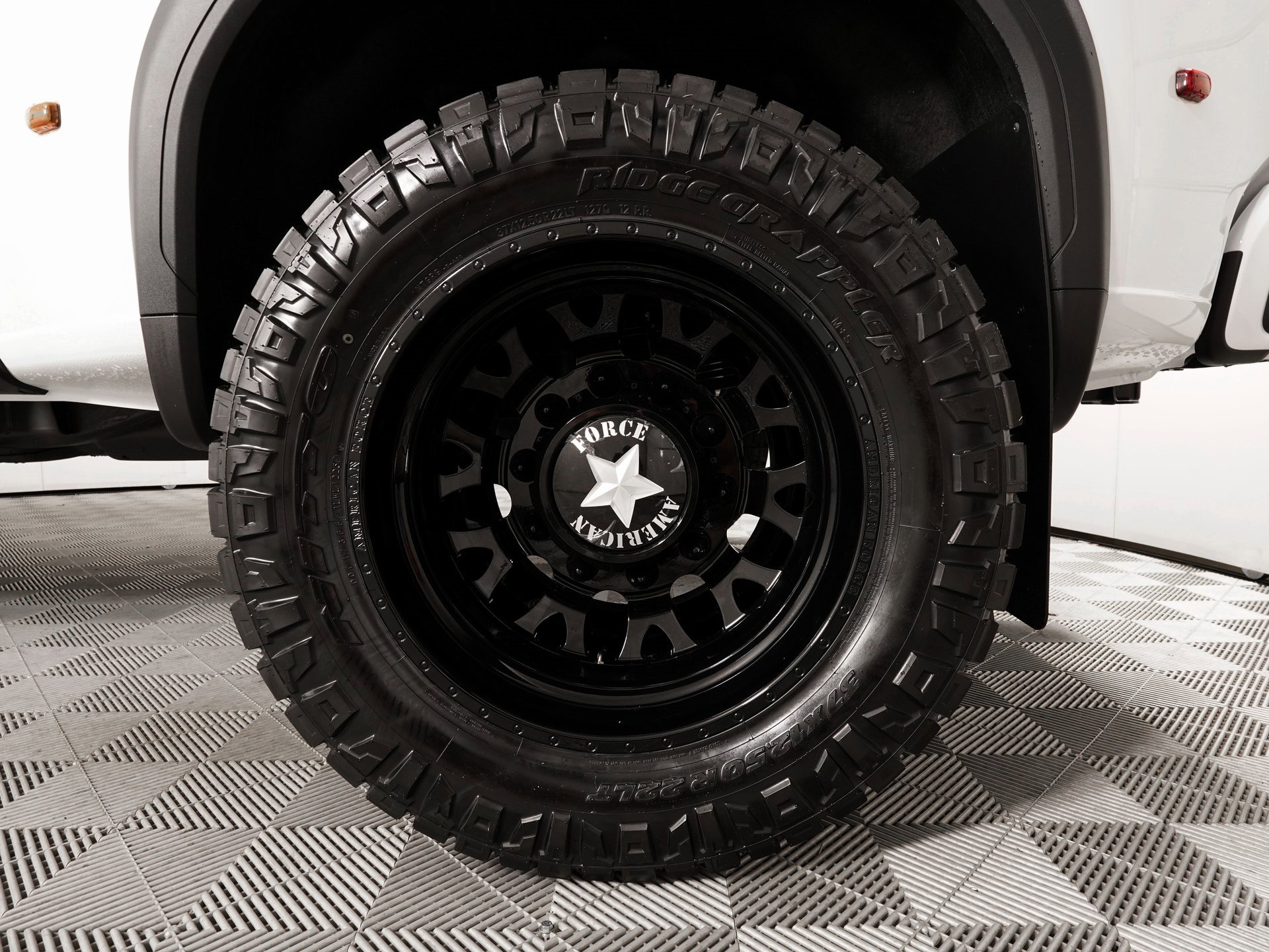 Used 2025 GMC Sierra 3500 Denali Ultimate image 34