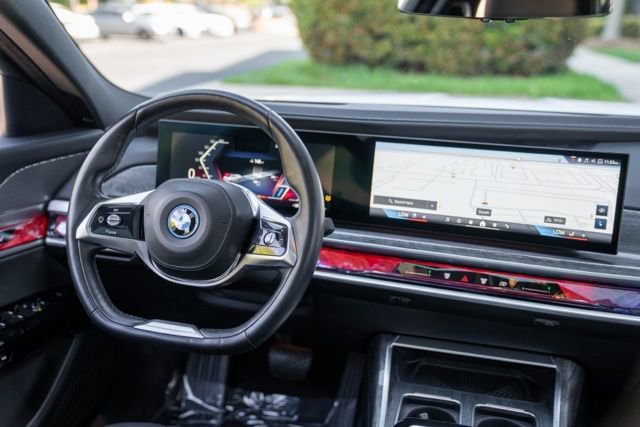 Used 2024 BMW i7 eDrive50 image 25