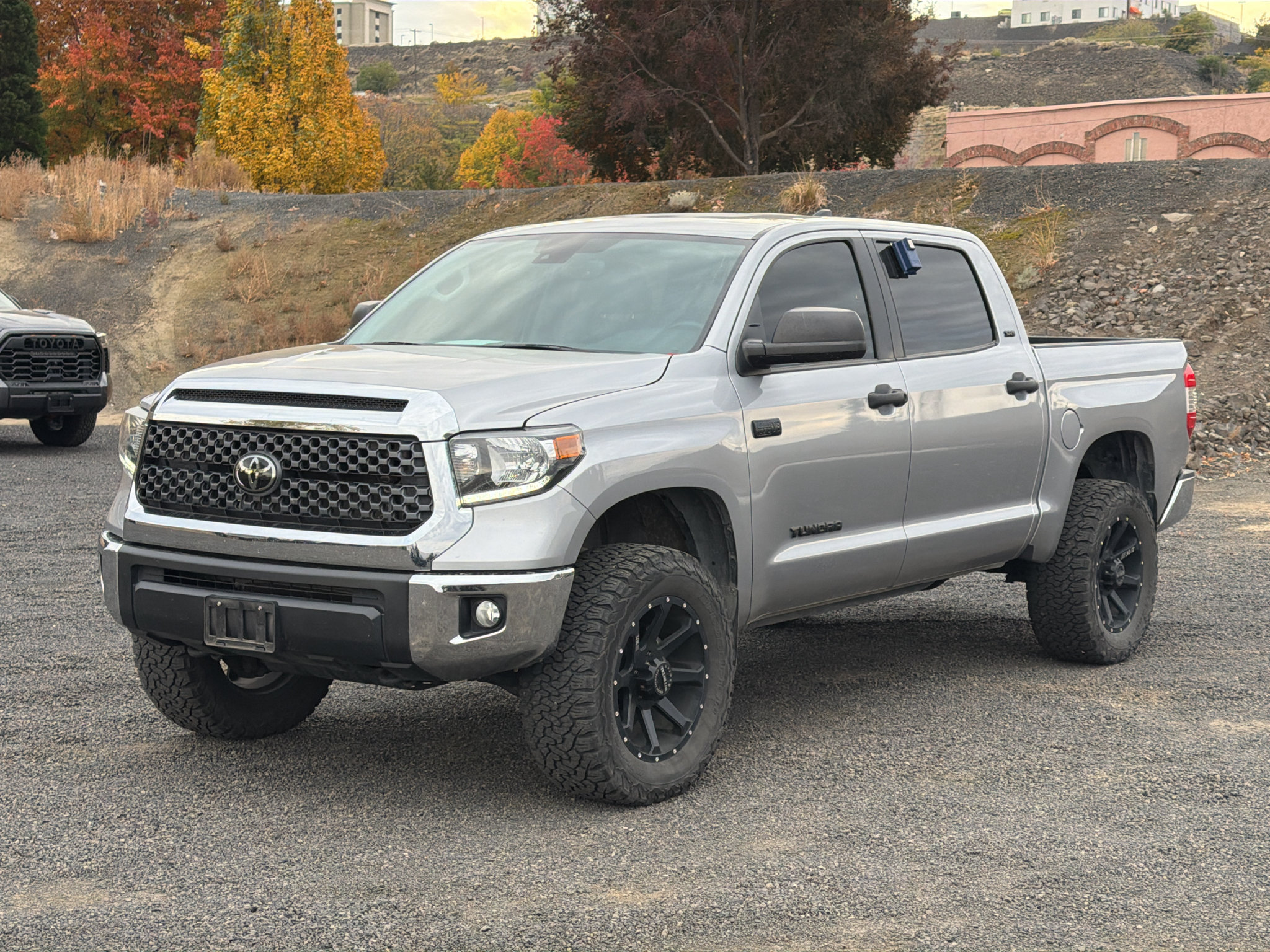 Used 2021 Toyota Tundra SR5 w/ SR5 Upgrade Package AWD/4WD image 3