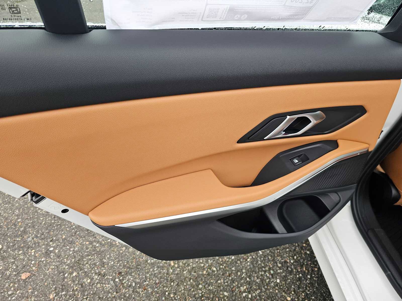 Used 2025 BMW 330i xDrive Sedan w/ Premium Package image 15