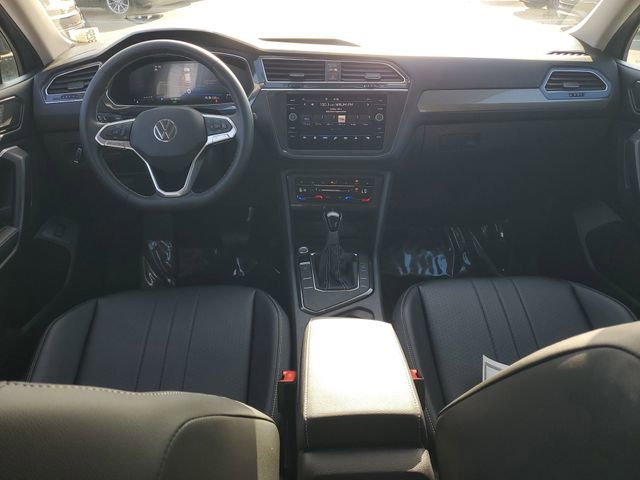 Certified 2024 Volkswagen Tiguan SE image 13
