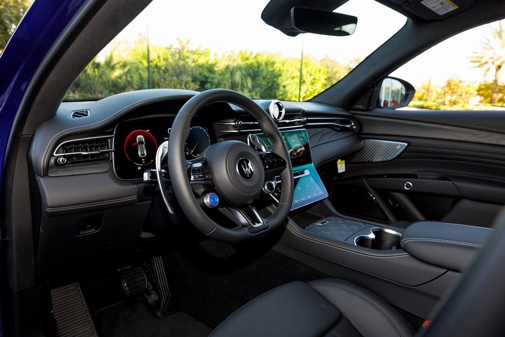 New 2025 Maserati Grecale GT image 25