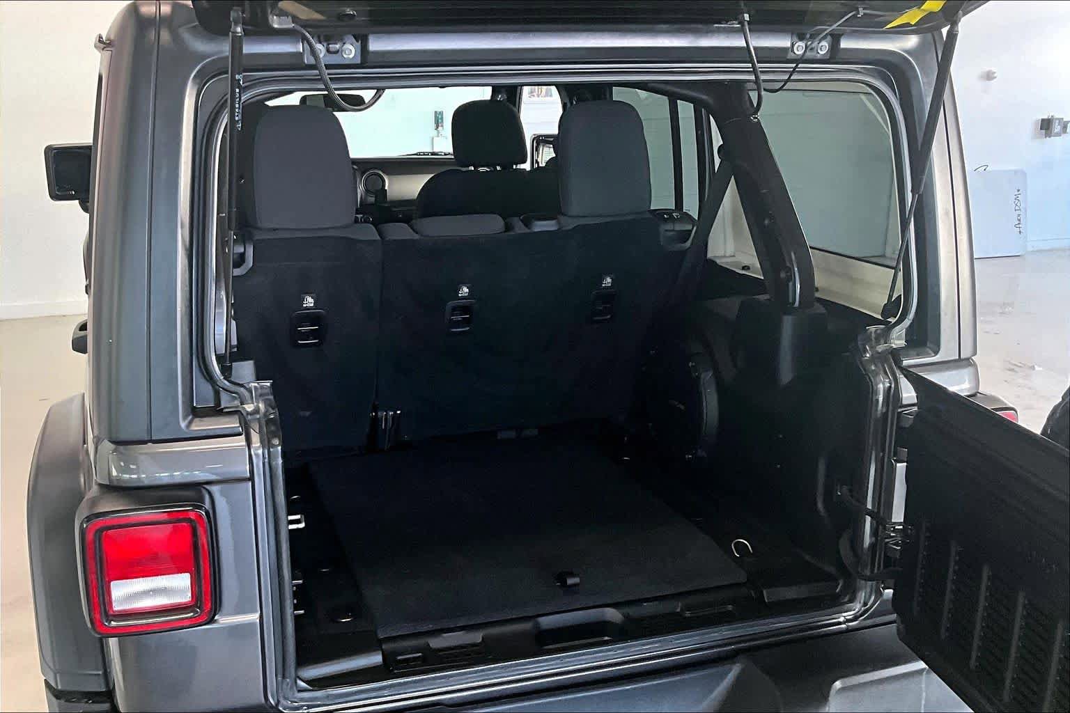 Used 2018 Jeep Wrangler Unlimited Sport S image 15