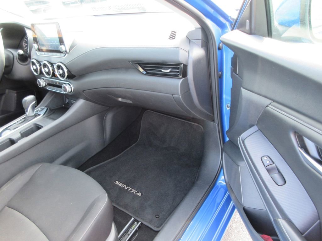 Used 2024 Nissan Sentra SV image 18