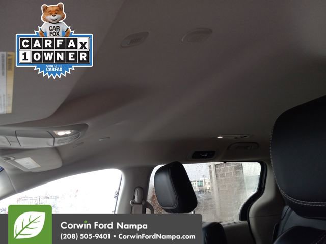 Used 2024 Chrysler Pacifica Touring-L image 22