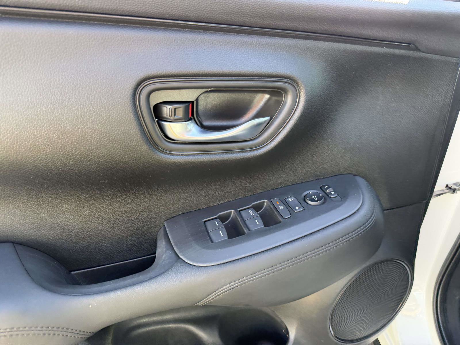 Used 2023 Honda HR-V LX image 14