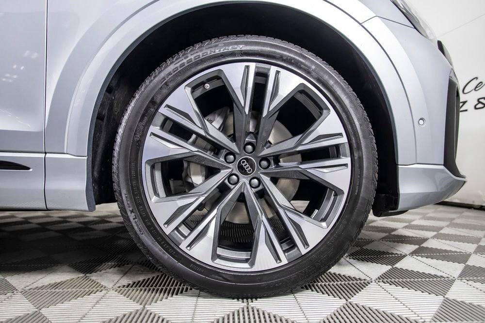 Used 2025 Audi Q8 Prestige image 44