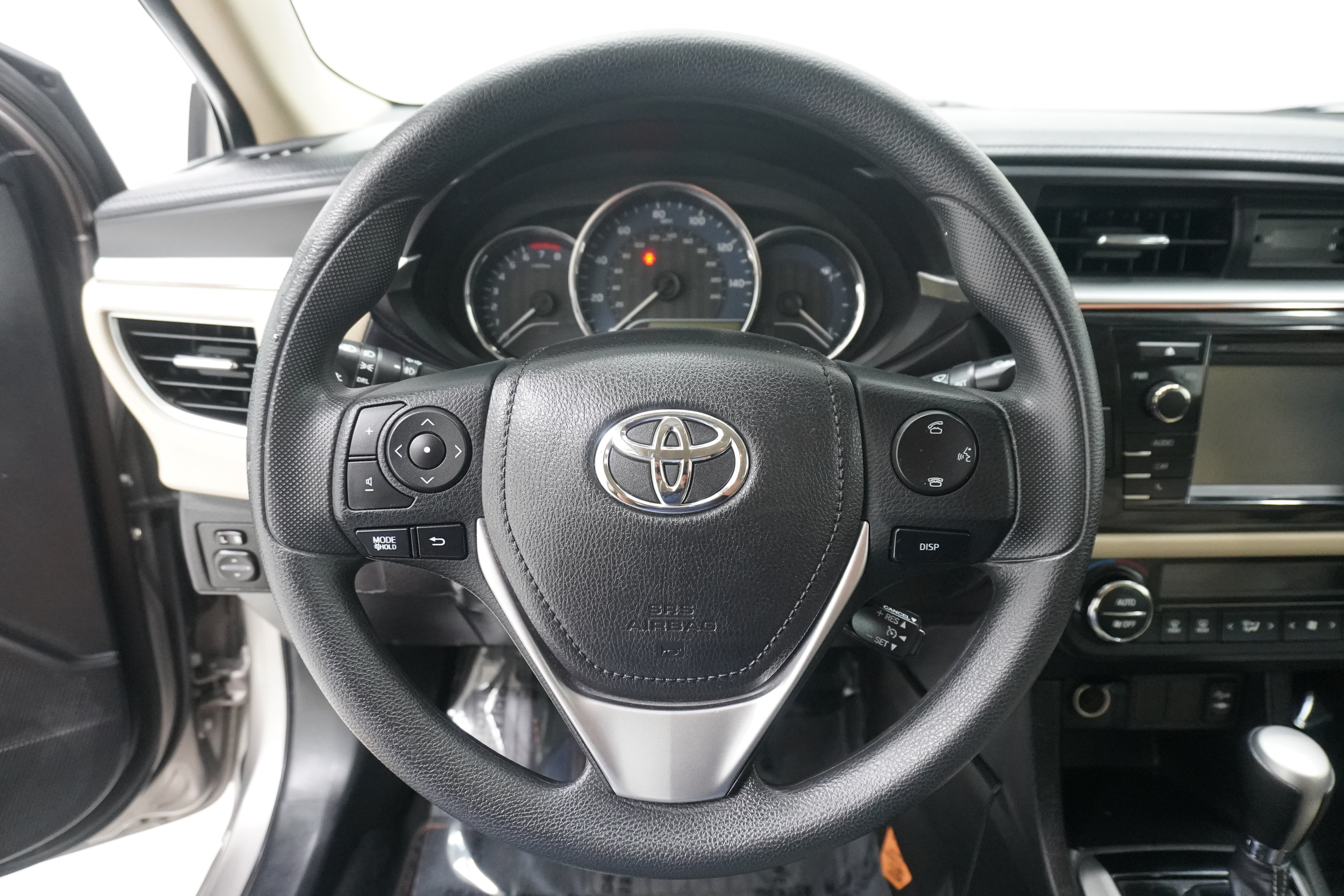 Used 2015 Toyota Corolla LE FWD image 15
