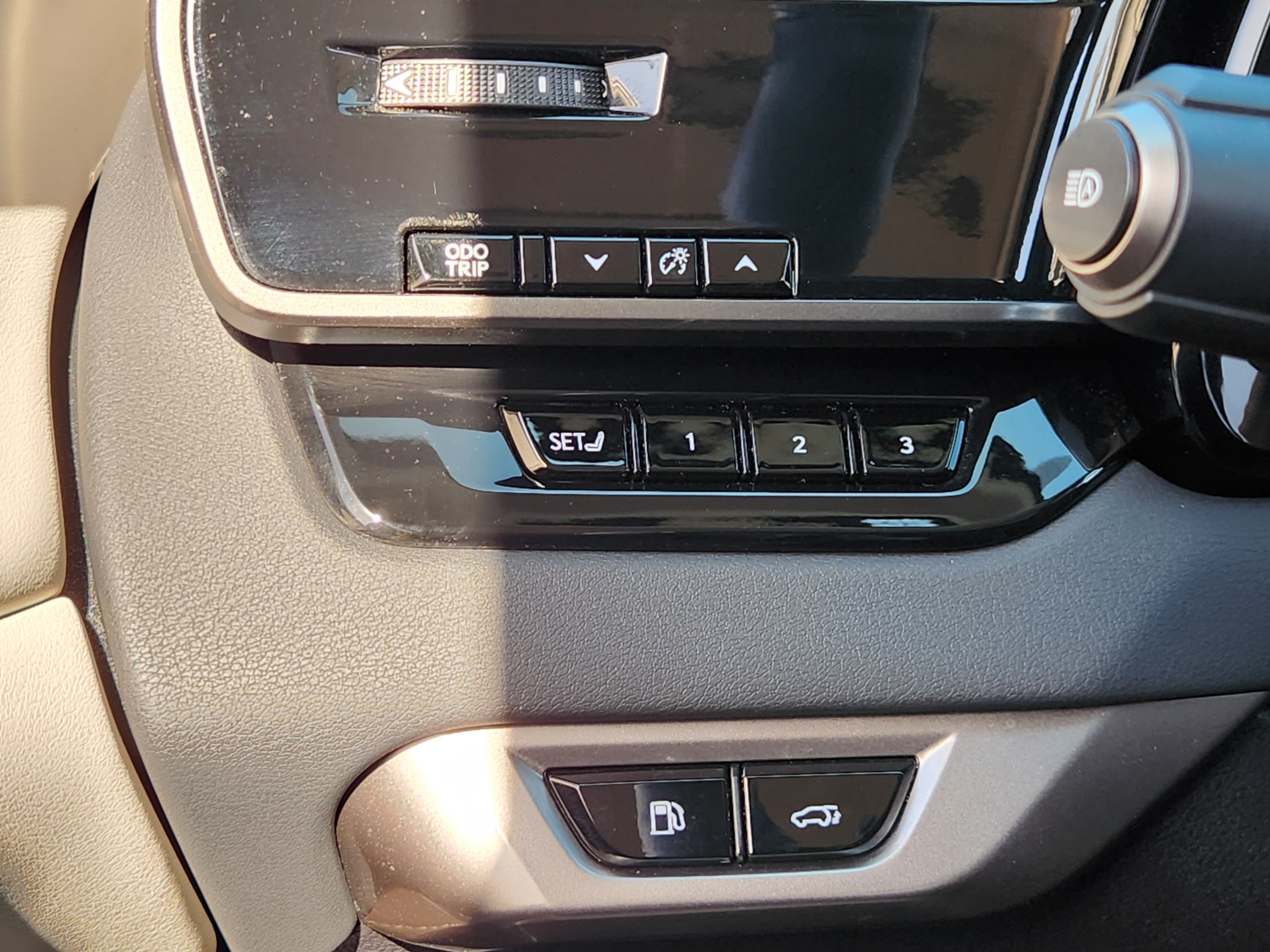 Used 2025 Lexus RX 350 Premium Plus w/ Convenience Package FWD image 16
