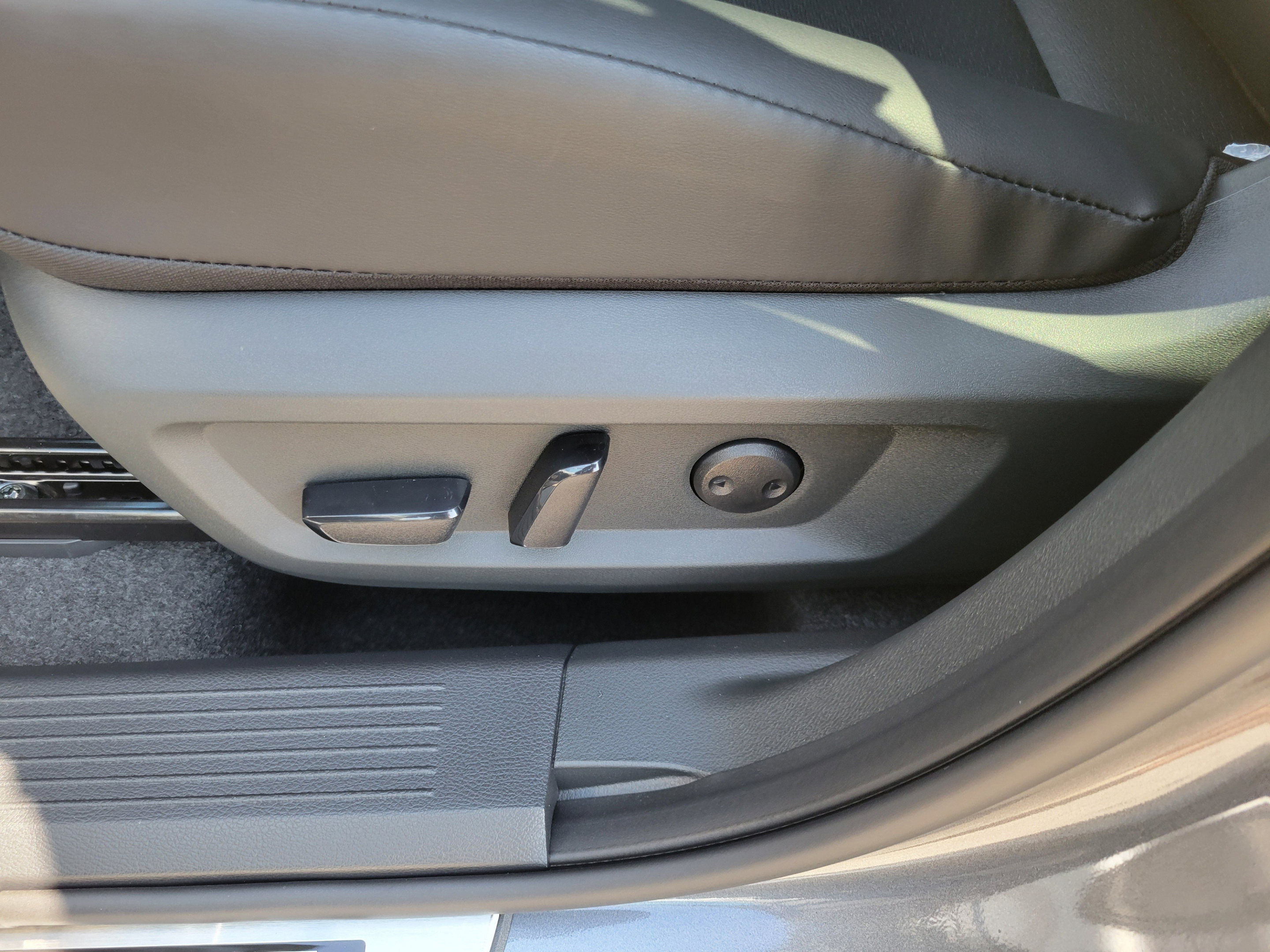 New 2026 Nissan Rogue Dark Armor FWD image 19
