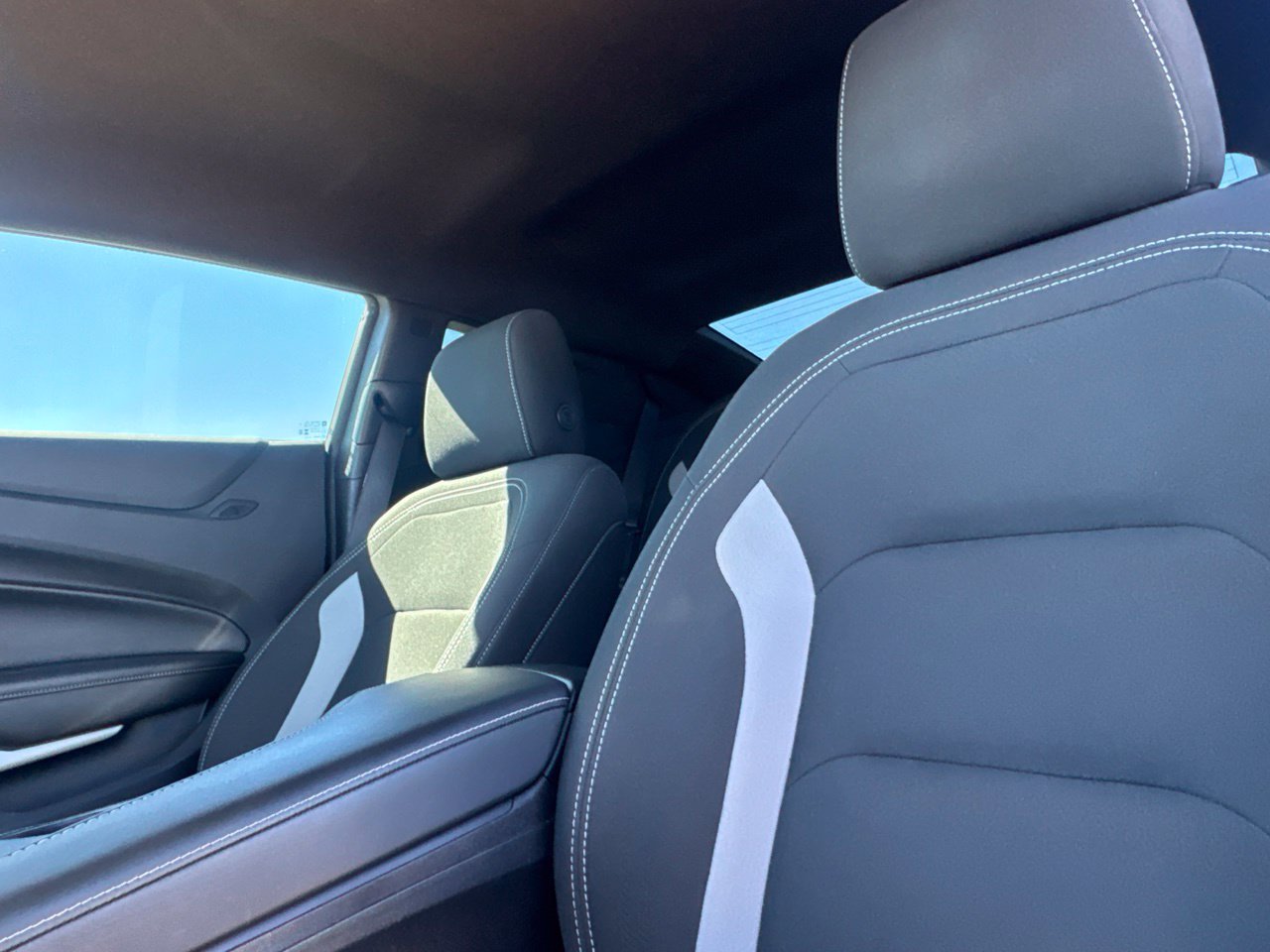 Used 2023 Chevrolet Camaro LT RWD image 36
