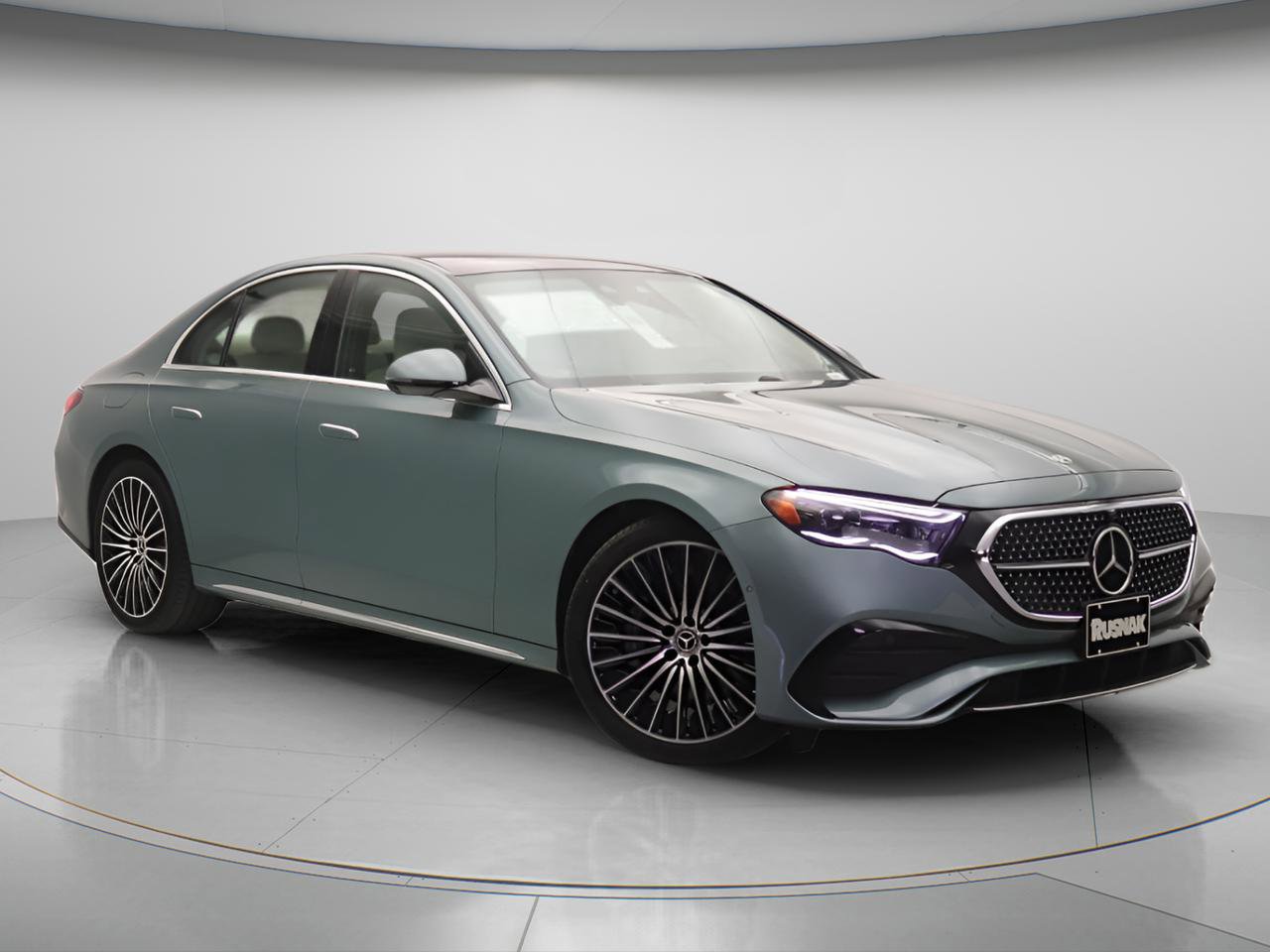 New 2026 Mercedes-Benz E 450 4MATIC Sedan image 1