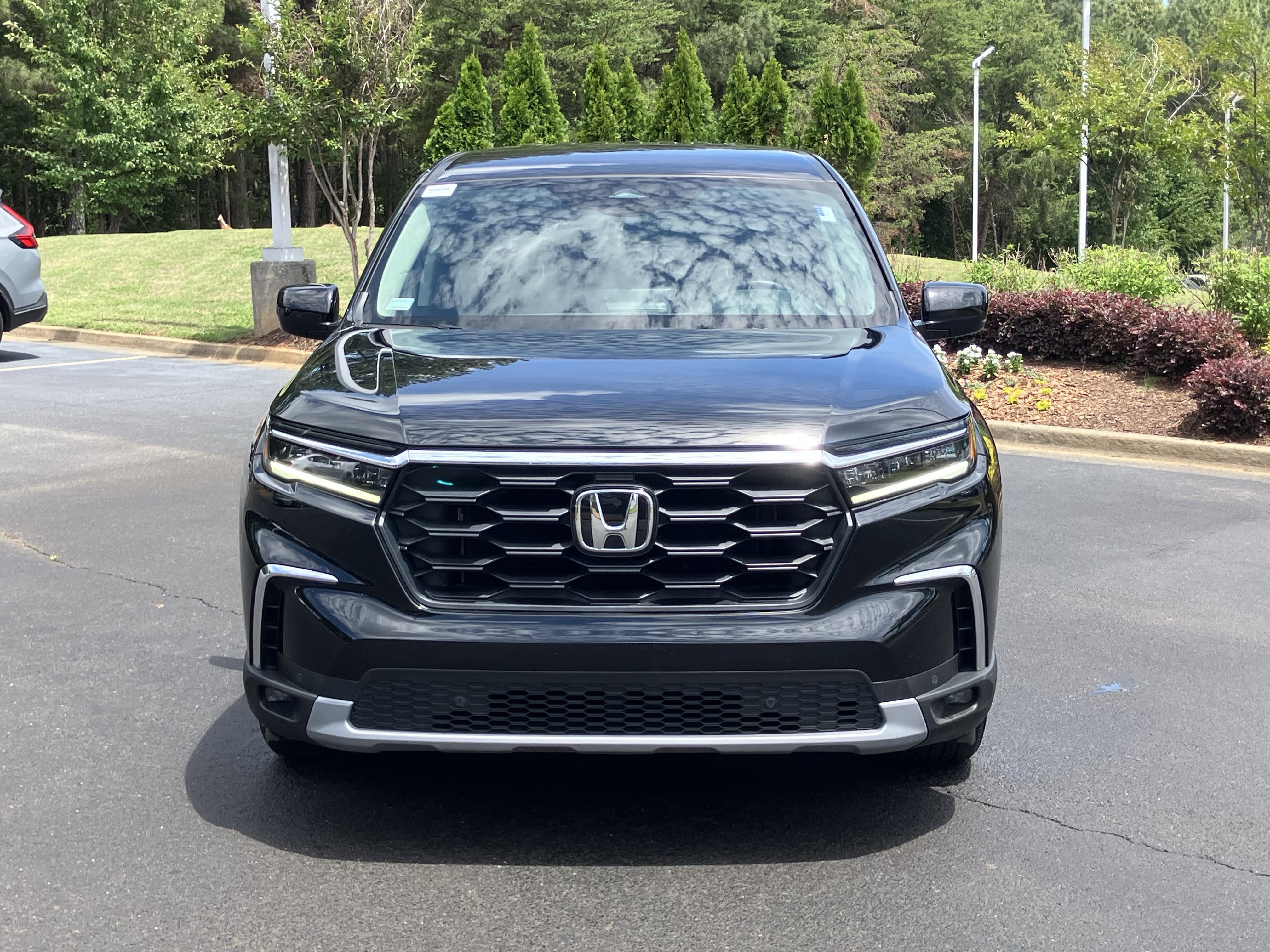 Used 2025 Honda Pilot EX-L image 3