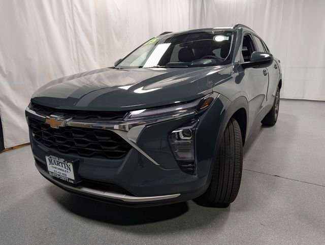 Used 2025 Chevrolet Trax LT w/ Driver Confidence Package image 6