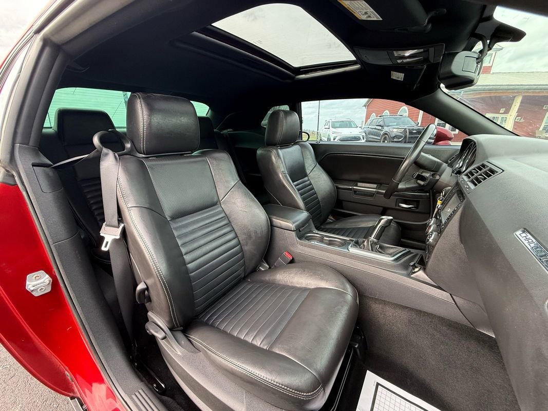 Used 2010 Dodge Challenger R/T image 11