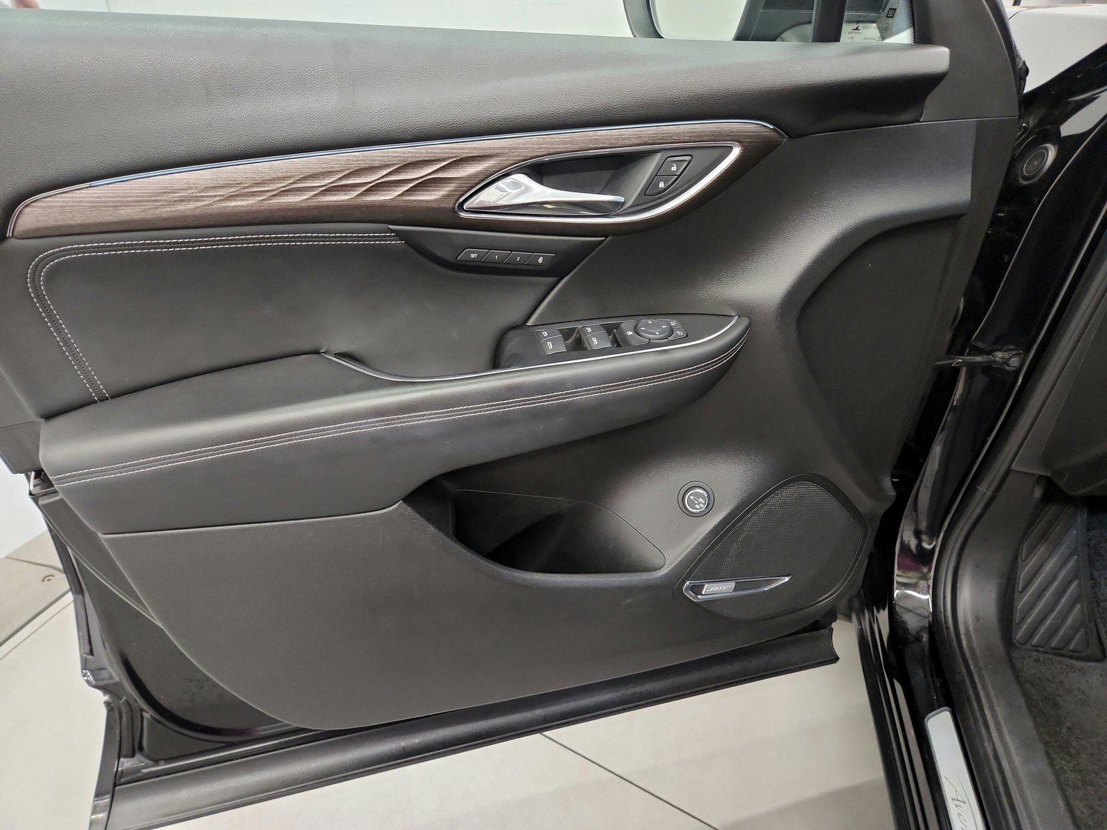 Used 2023 Buick Envision Avenir FWD image 30