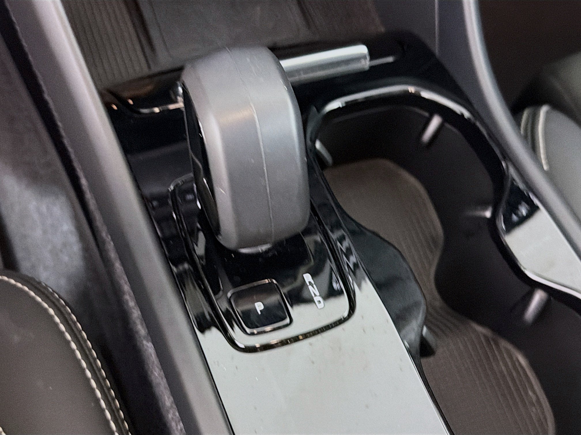 Used 2023 Volvo XC40 Recharge Plus AWD/4WD image 25