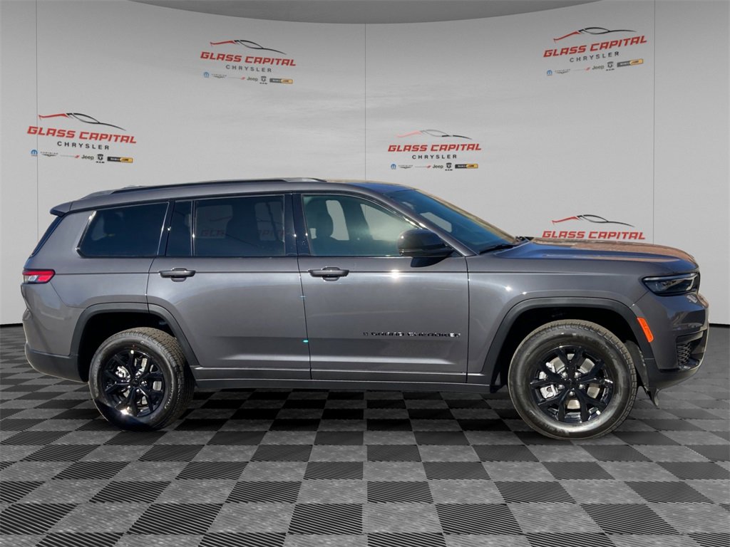 New 2025 Jeep Grand Cherokee L Altitude image 8