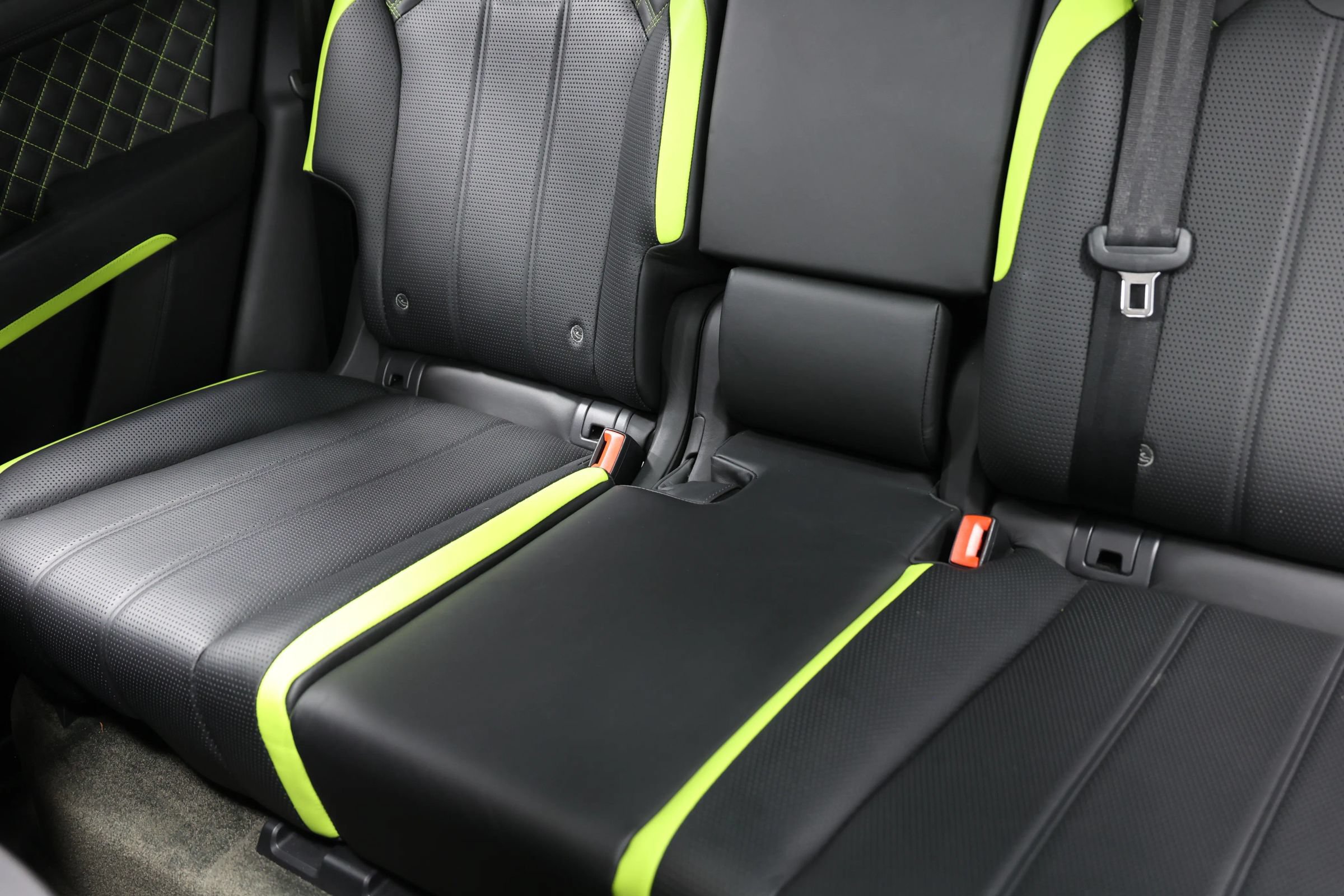 Used 2023 Bentley Bentayga AWD/4WD image 60