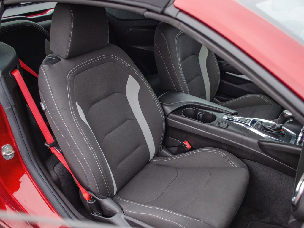 Used 2022 Chevrolet Camaro LT w/ Technology Package image 30