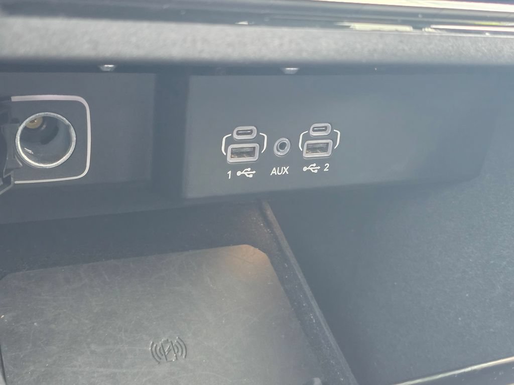 Used 2024 Jeep Wagoneer L Series II w/ Flexible Seating Group AWD/4WD image 30