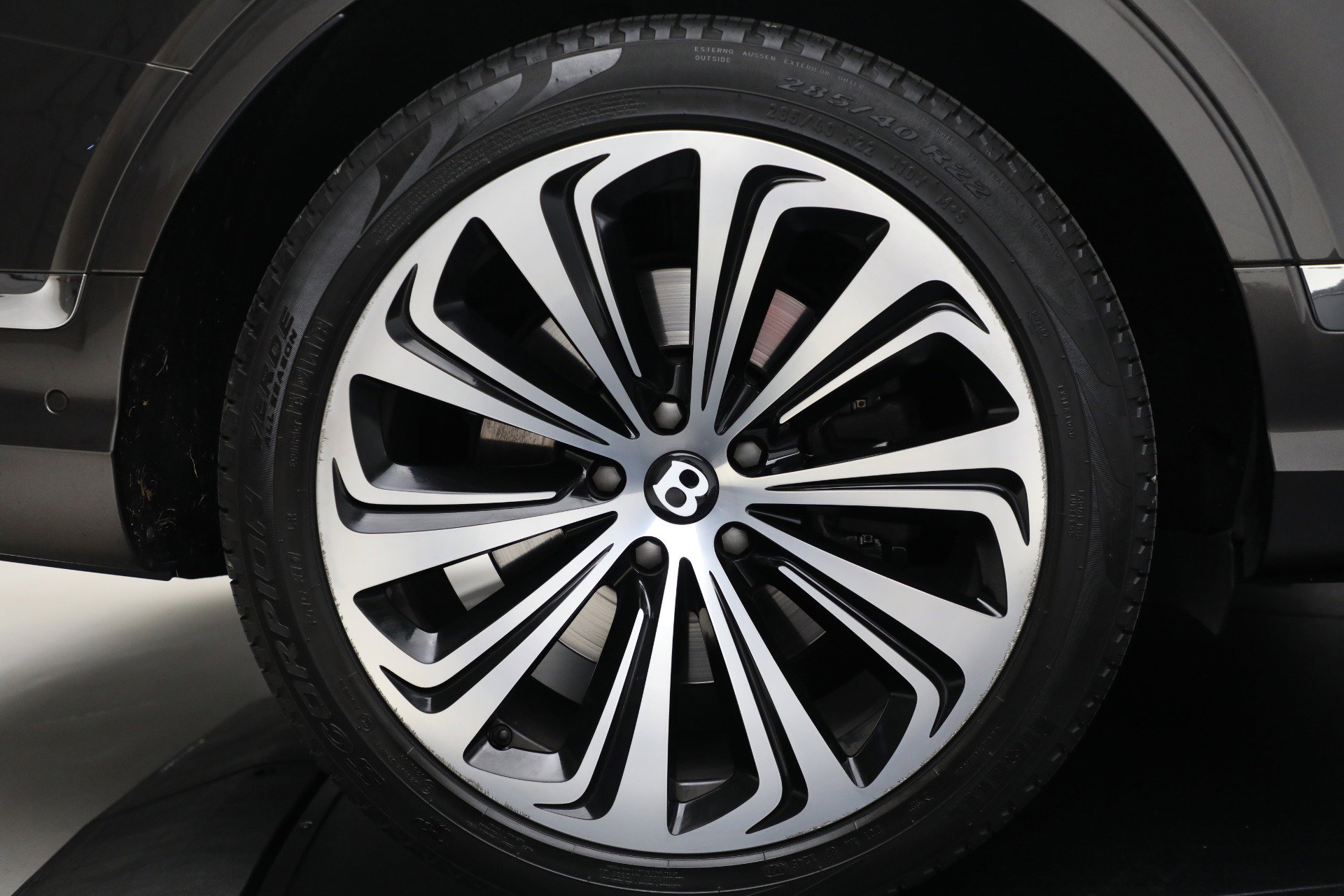 Certified 2021 Bentley Bentayga image 16