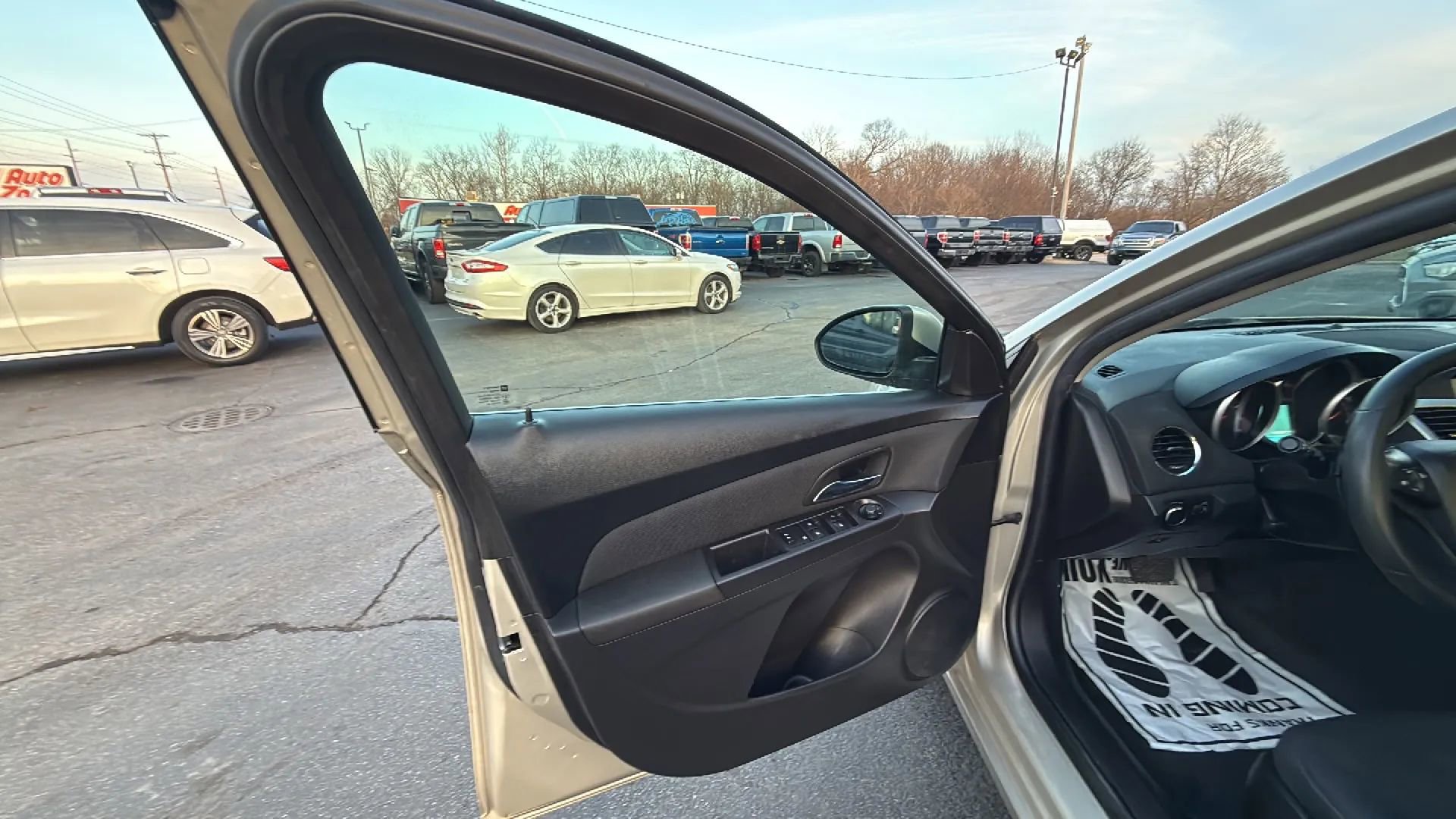 Used 2015 Chevrolet Cruze LT image 9