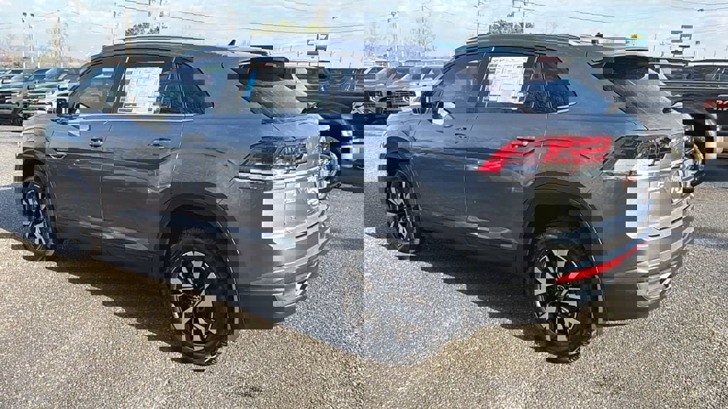 Used 2021 Volkswagen Atlas Cross Sport SE image 7