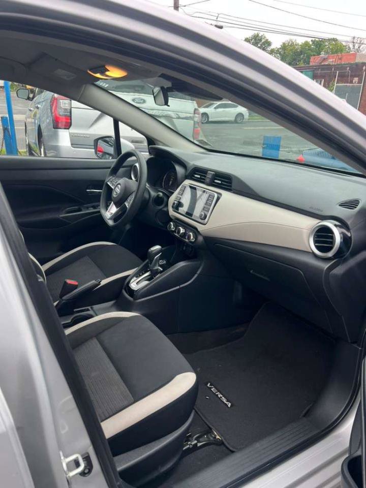 Used 2021 Nissan Versa SV FWD image 17