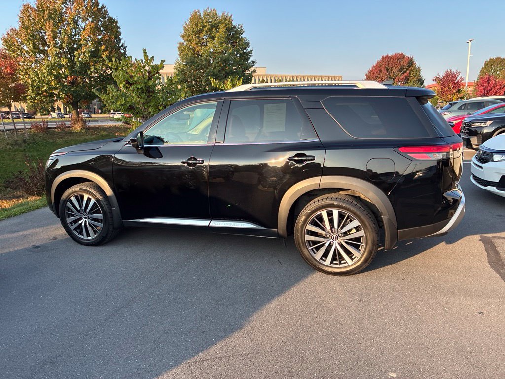 Used 2022 Nissan Pathfinder Platinum AWD/4WD image 14