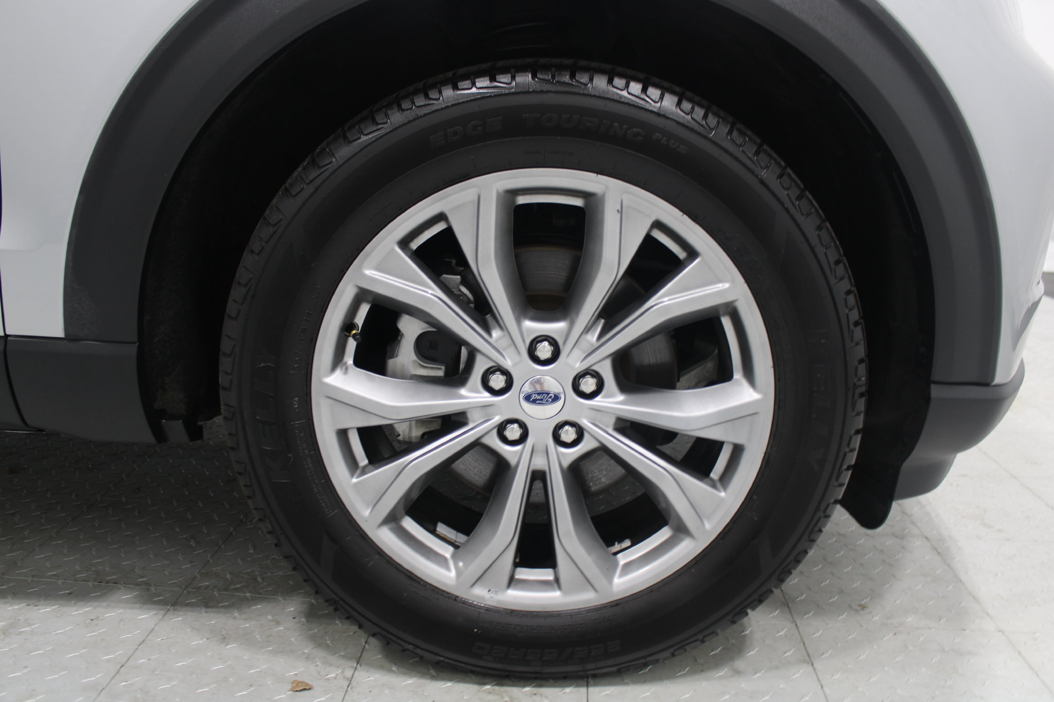 Used 2023 Ford Explorer Limited w/ Equipment Group 301A AWD/4WD image 5
