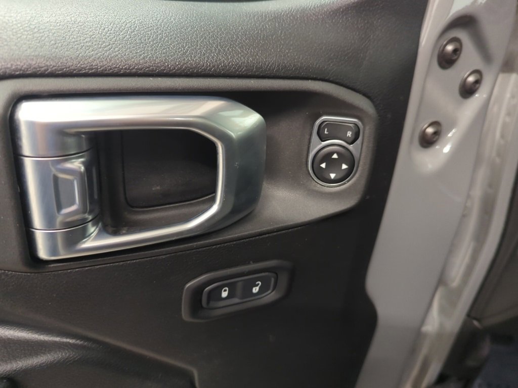 Used 2023 Jeep Wrangler Sport image 14