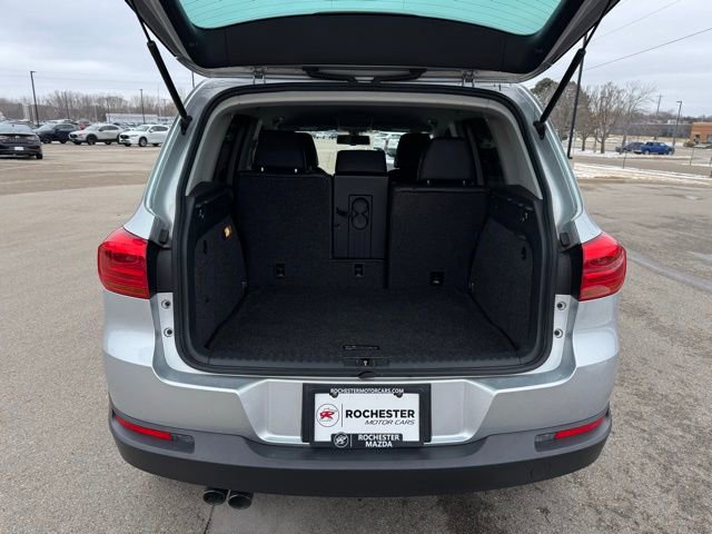 Used 2017 Volkswagen Tiguan S image 35
