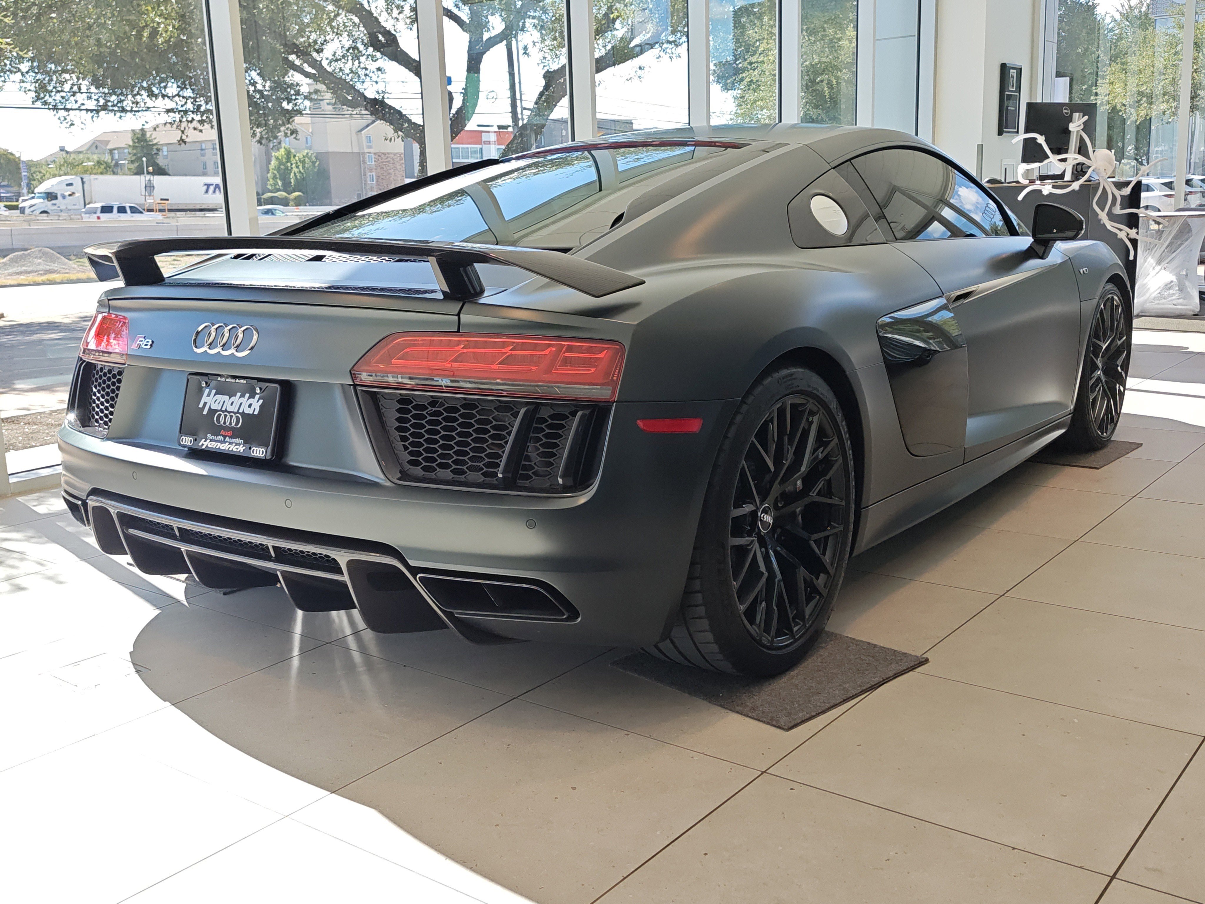 Used 2018 Audi R8 V10 plus image 7
