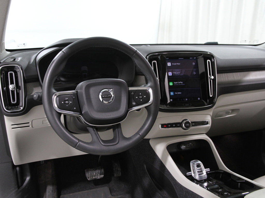 Used 2023 Volvo XC40 B5 Plus w/ Driver Assist Package image 6
