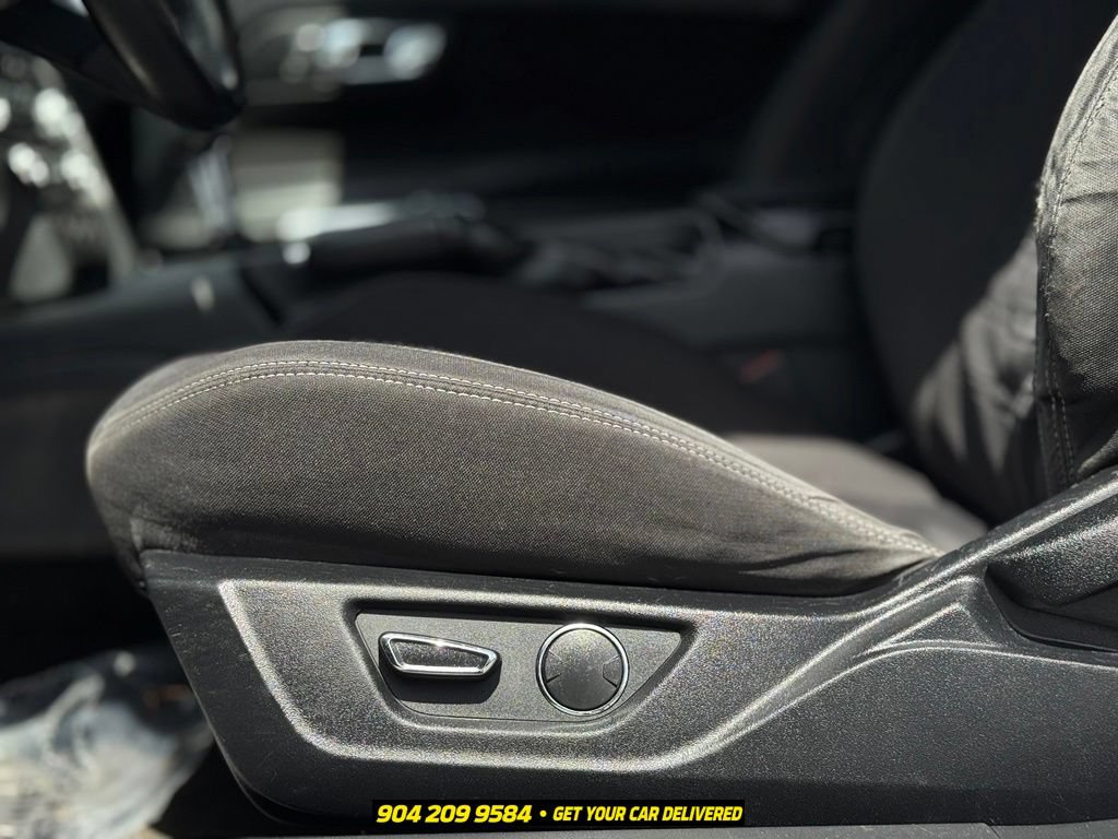 Used 2017 Ford Mustang GT RWD image 16