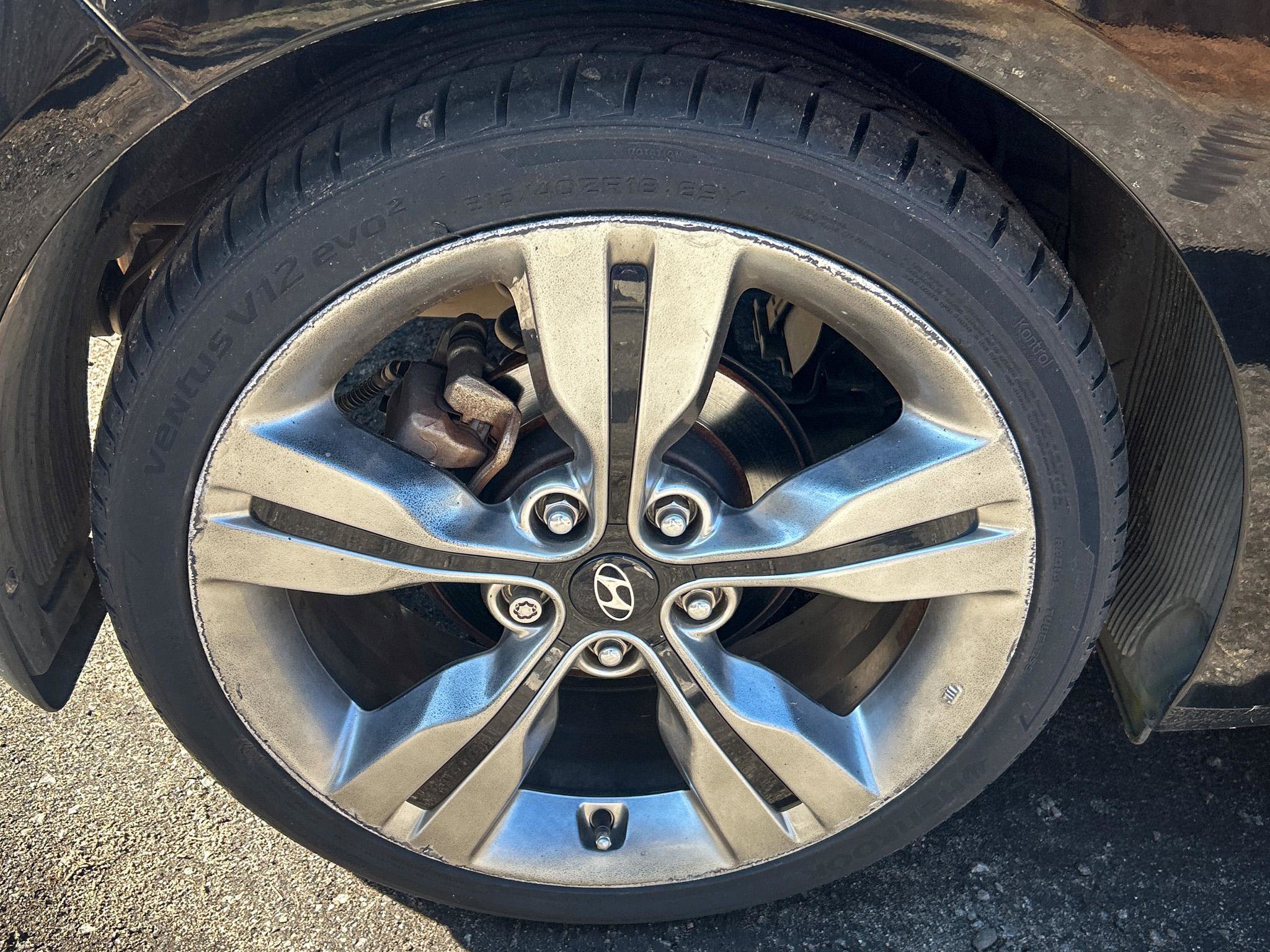 Used 2014 Hyundai Veloster w/ Technology Package 03 image 3